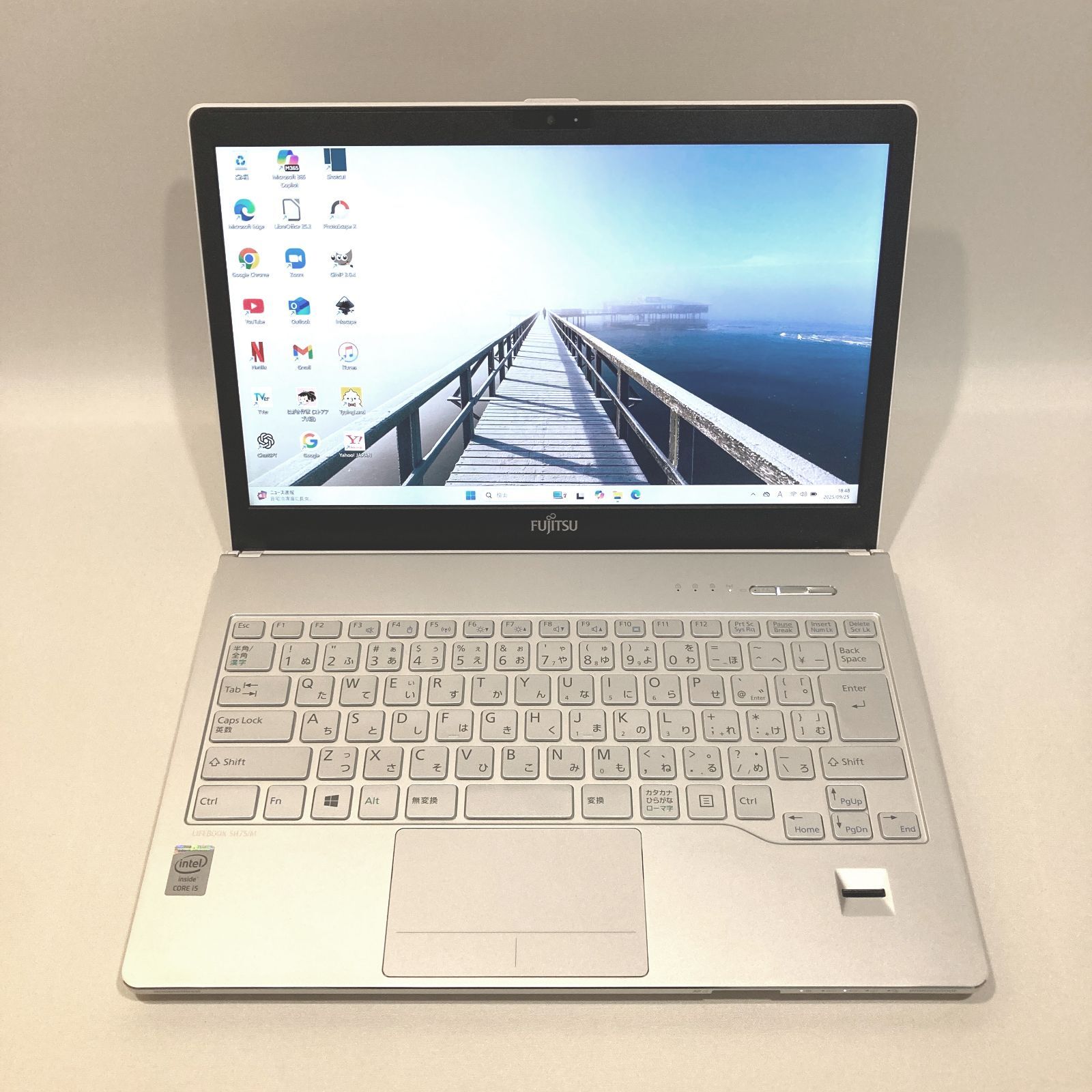 初心者向✨カメラ付・DVD◇シルバー・白◇すぐ使えるノートパソコン◇D303-4 初心者向✨カメラ付・DVD◇シルバー・白◇すぐ使えるノート