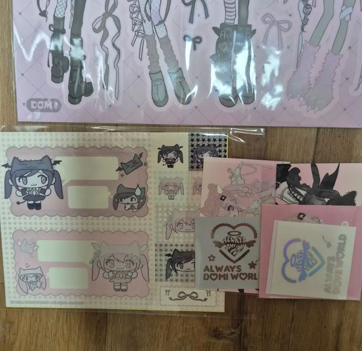 DOMI WORLD ステッカー トレカ はがき まとめ売り 出品 WORLD DOMI ステッカー まとめ 等 公式オンラインショップ