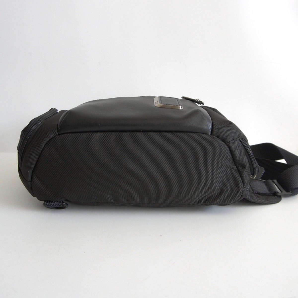 【美品】TUMI ALPHA BRAVO KELLEY 232399D ネイビー TUMI トゥミ ボディバッグ ワンショルダー アルファ ブラヴォ