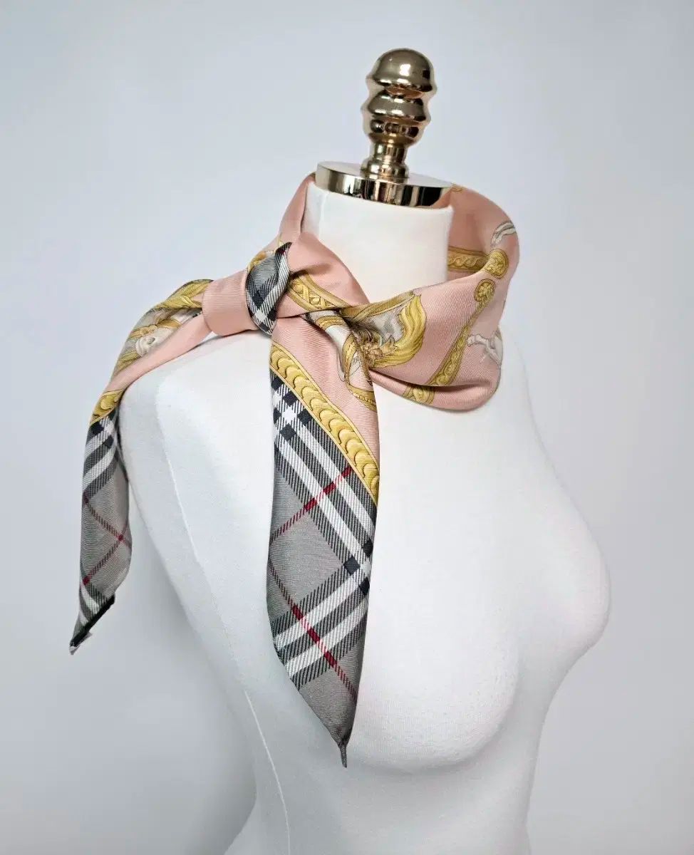 BURBERRY(バーバリー) ヴィンテージ シルク スカーフ - メルカリ