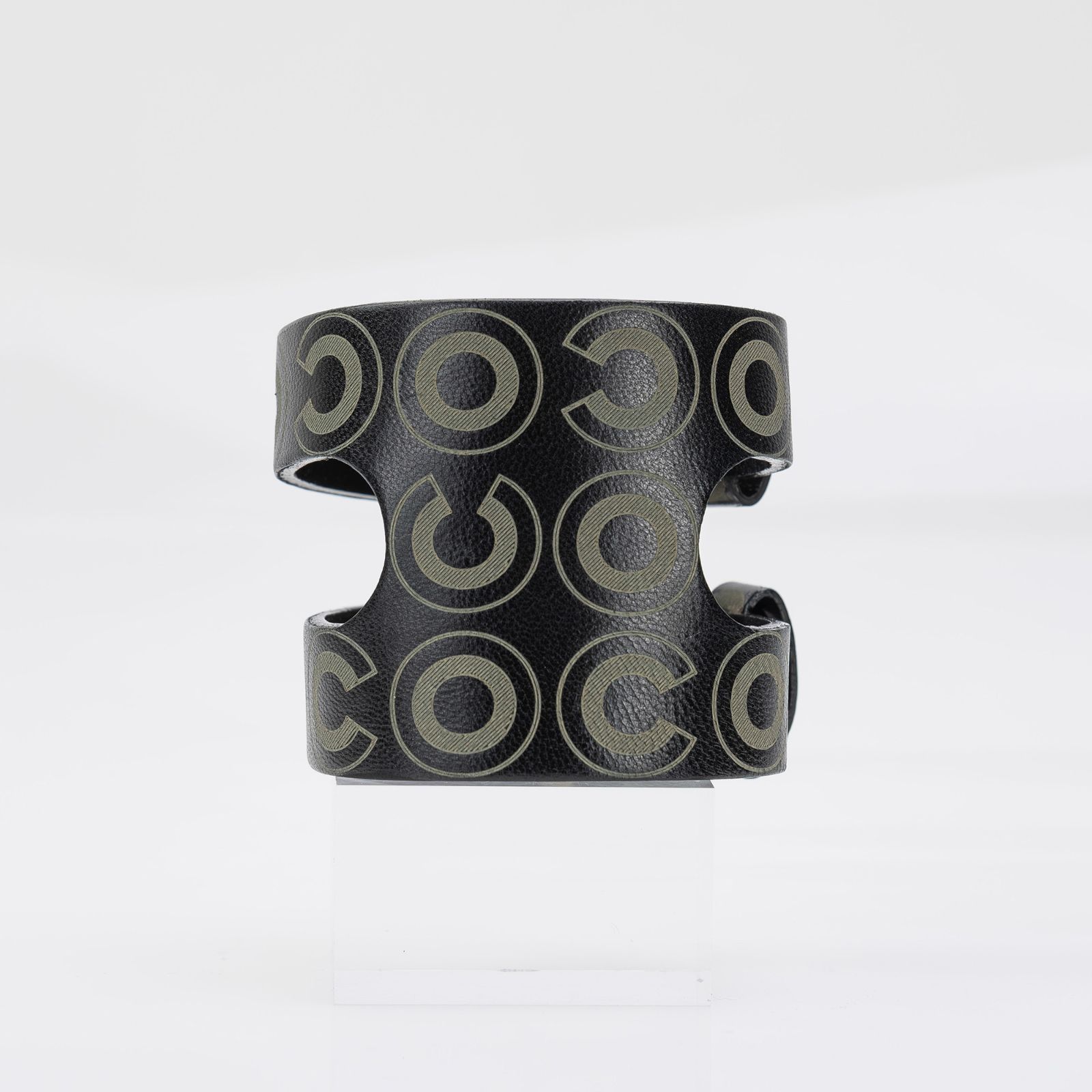 シャネル CHANEL レザーバングル 01A ヴィンテージ カール ラガーフェルド期 ブラック ゴールド金具