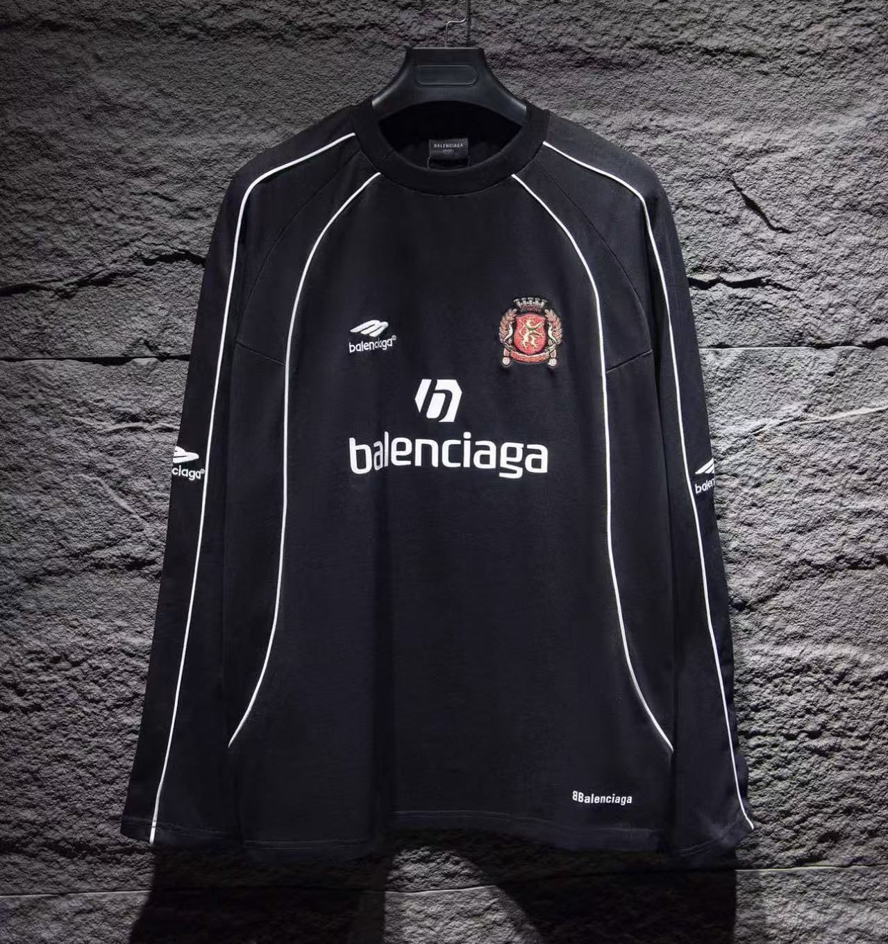 BALENCIAGA バレンシアガ 24SS サッカーミラノ ロング Tシャツ - メルカリ 