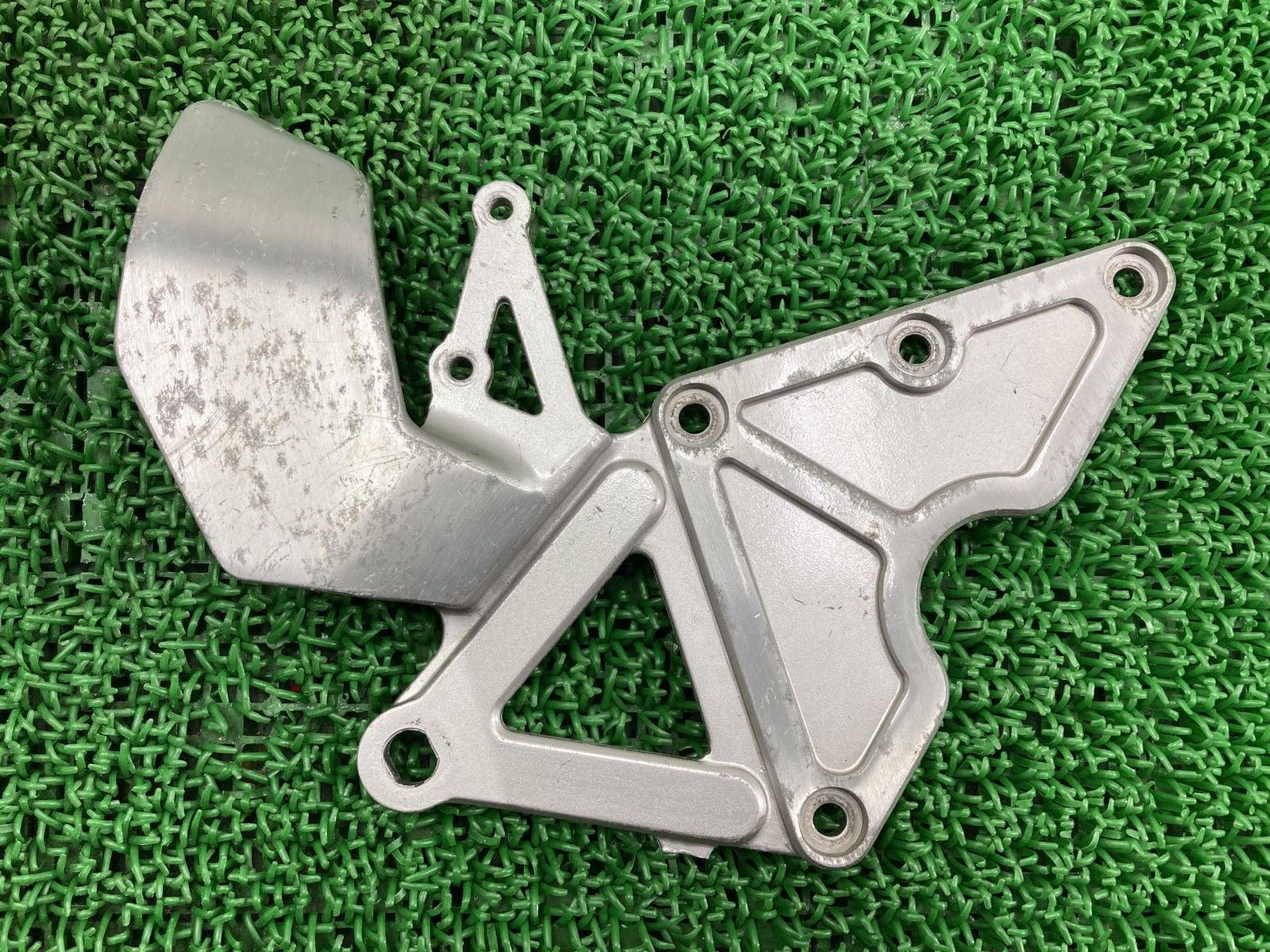 バンディット400 ステップホルダー 右 10D スズキ 純正 バイク 部品 GK75A コケキズ無し 修復素材に 車検 Genuine 【中古】 24