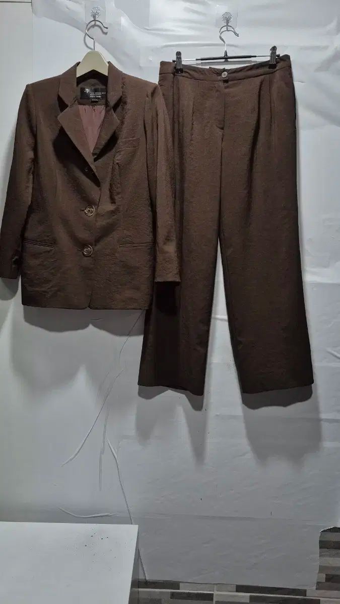 ブランド デザイナー リー ヨンヒ プレゼント スーツ セットアップ