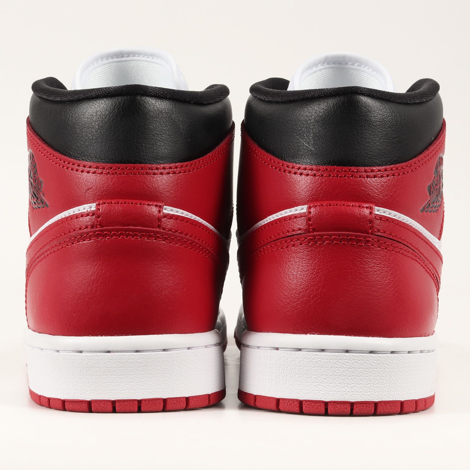 美品 NIKE WMNS AIR JORDAN 1 MID BRED TOE BQ6472-079 ブラック 