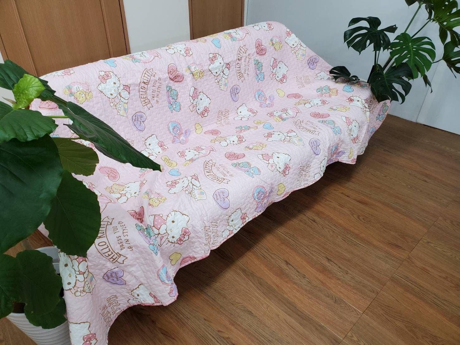 ハローキティ キルティング マルチカバー ハート フリーカバー フリーマット 楽天市場】お遊びマット キルティング マルチカバー 145×145cm