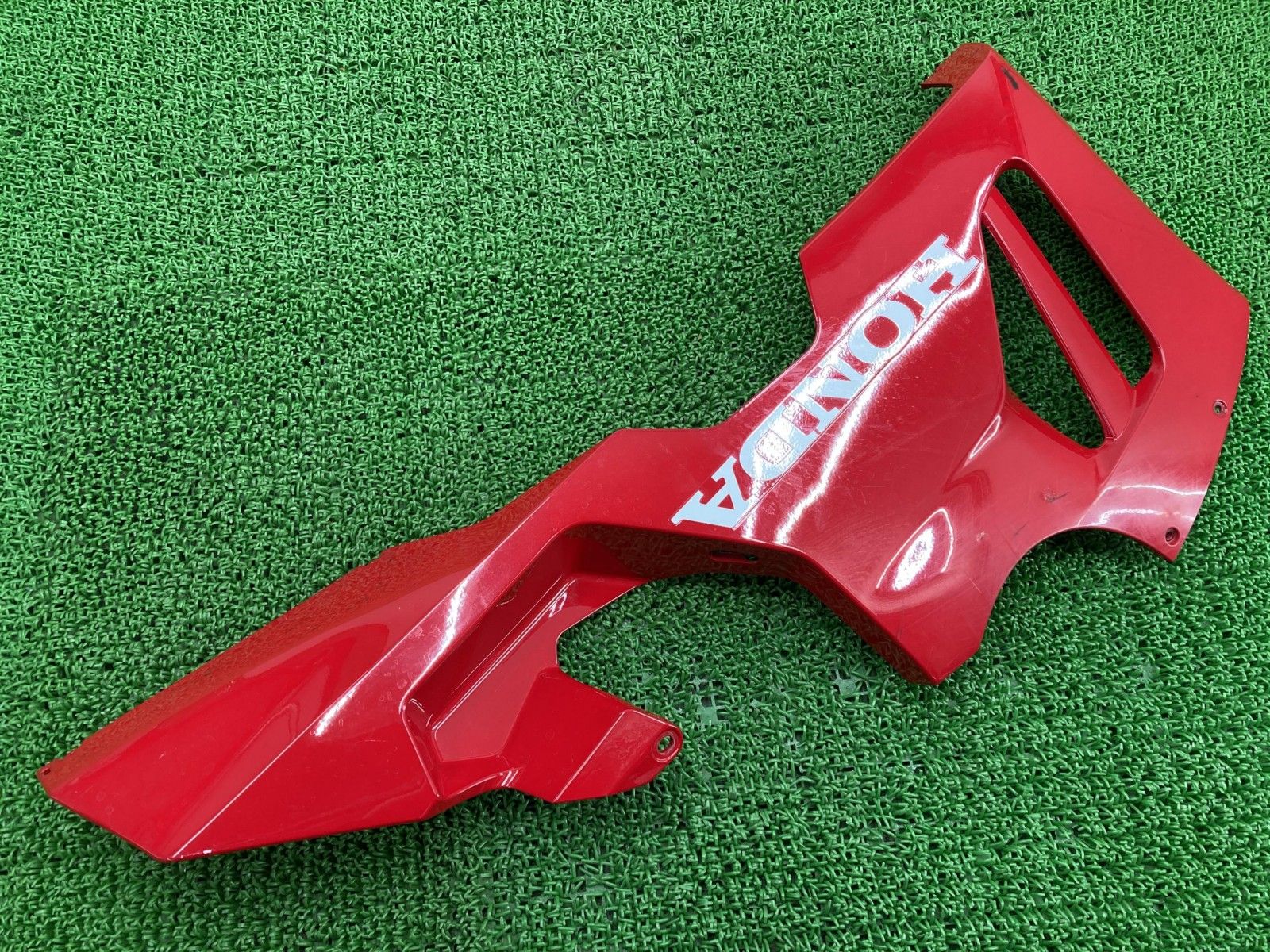 CBR1000RR-R アンダーカウル 左 赤 64472-MKR-D100 ホンダ 純正 バイク