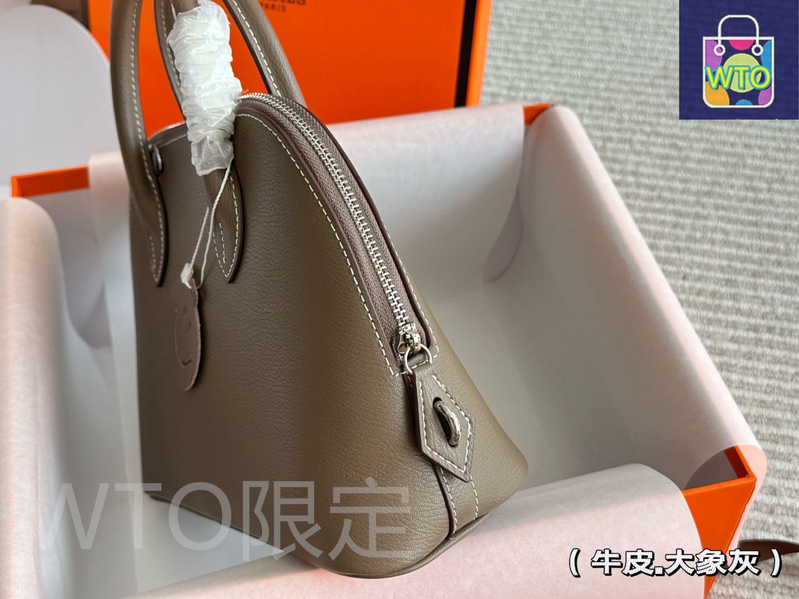 小物 HERM`ES Faubourg Corner case, small model - Yellow | Hermès USA