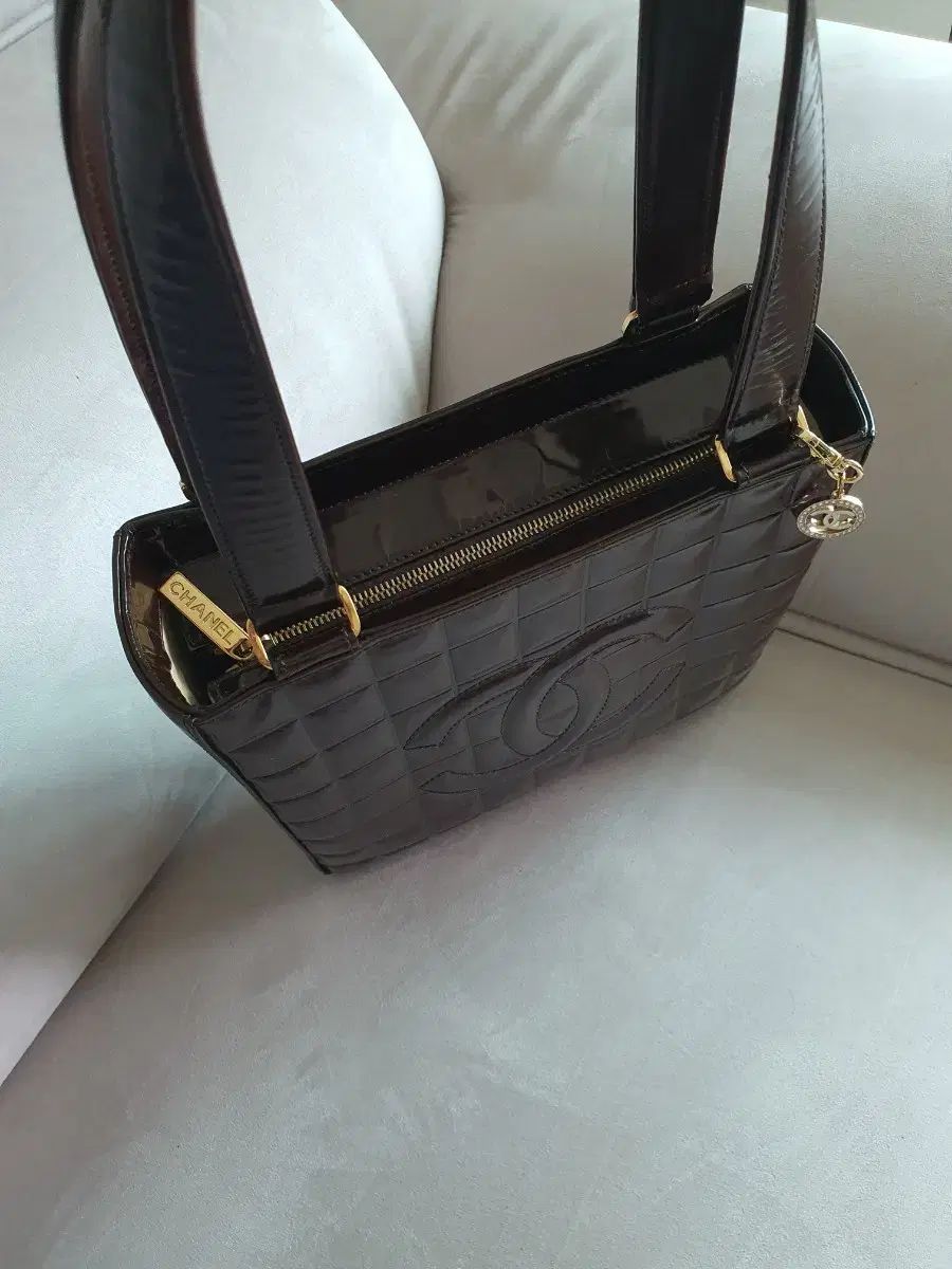 美品【Chanel】パテントレザー チェーンショルダーバッグ 2way Chanel(シャネル) パテントレザー ショルダーバッグ - メルカリ