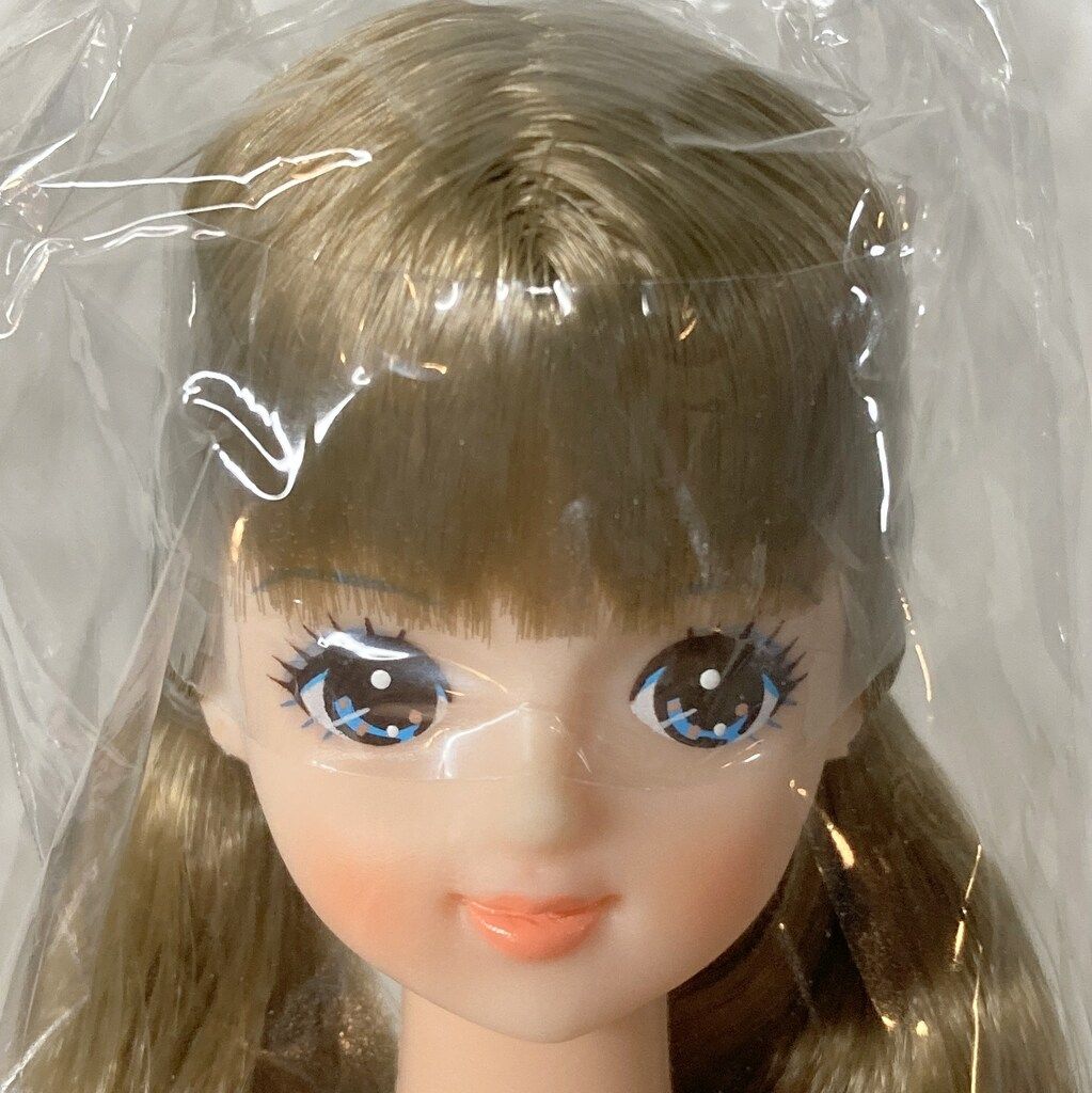 おたのしみドール きらちゃん シルバー ツインテール 前髪カールリカちゃんキャッスル おたのしみドール リカちゃん リカちゃんキャッスル　おたのしみドールきらちゃん（ツインテール裾カール）