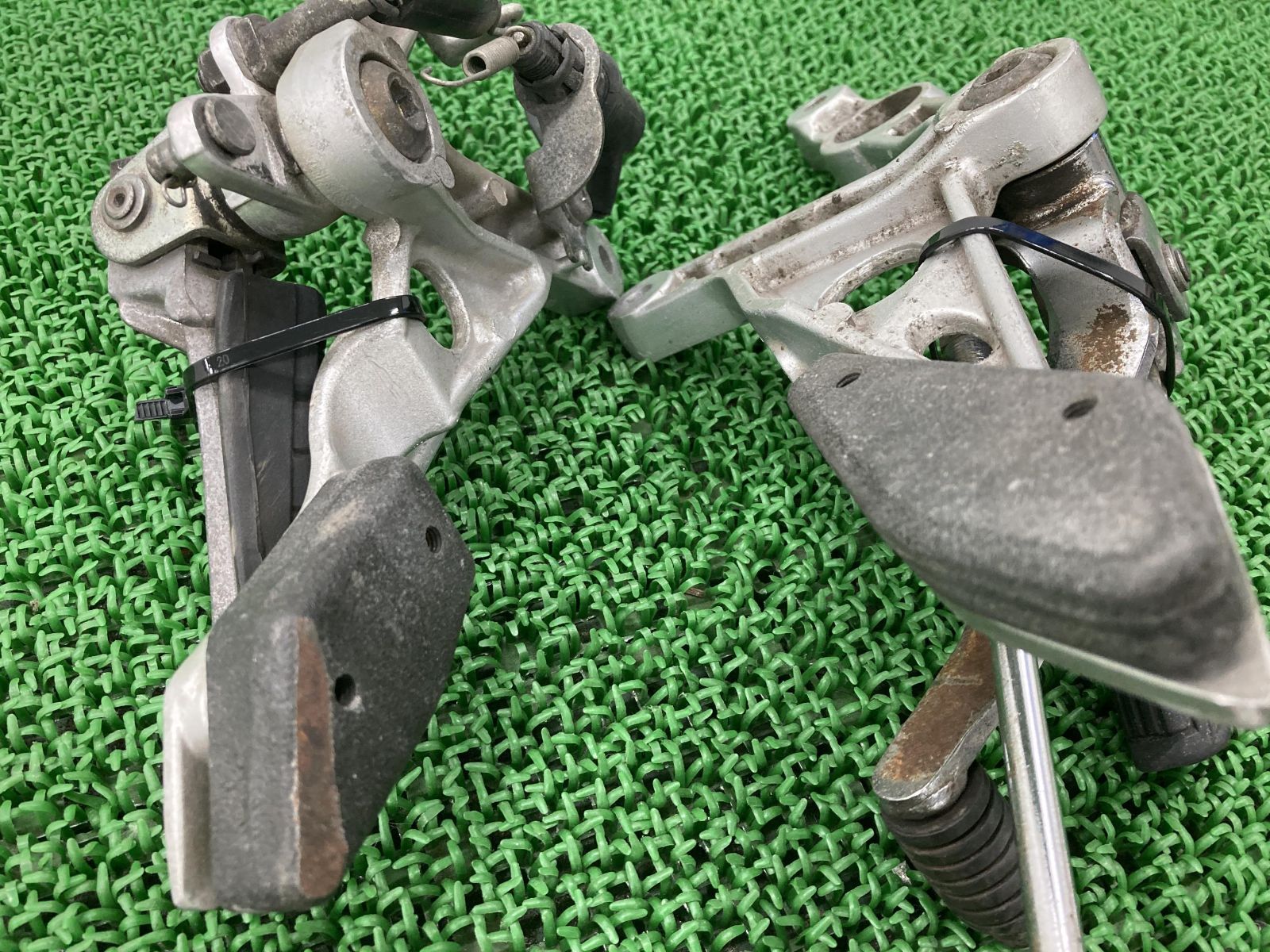 ZX-12R ステップ 左右 1062/1236 カワサキ 純正 中古 バイク 部品