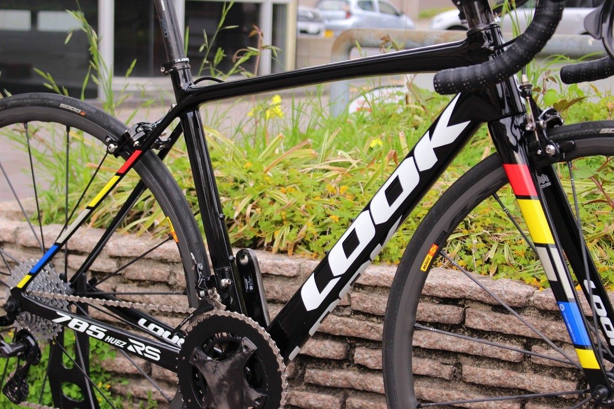 785 HUEZ