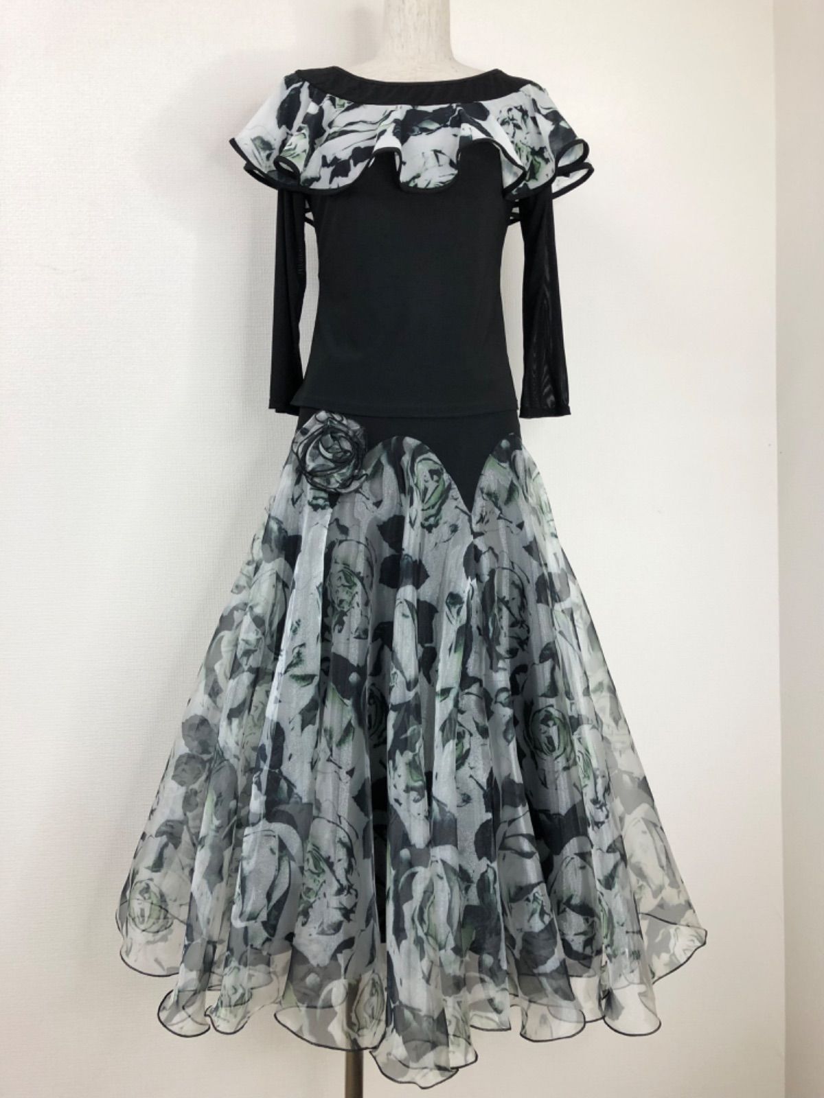 新品》社交ダンス ボリューム オーガンジー スカート コサージュ