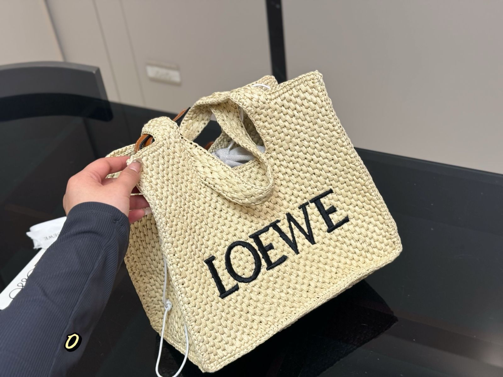 今日 Loewe 草編 トートバッグ 在庫 価格です
