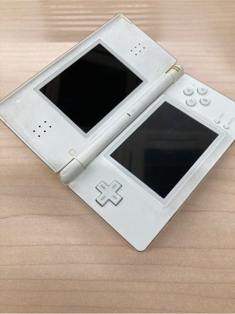 04.0001 通電確認済 DSIライト Lite本体ホワイト 任天堂 送料