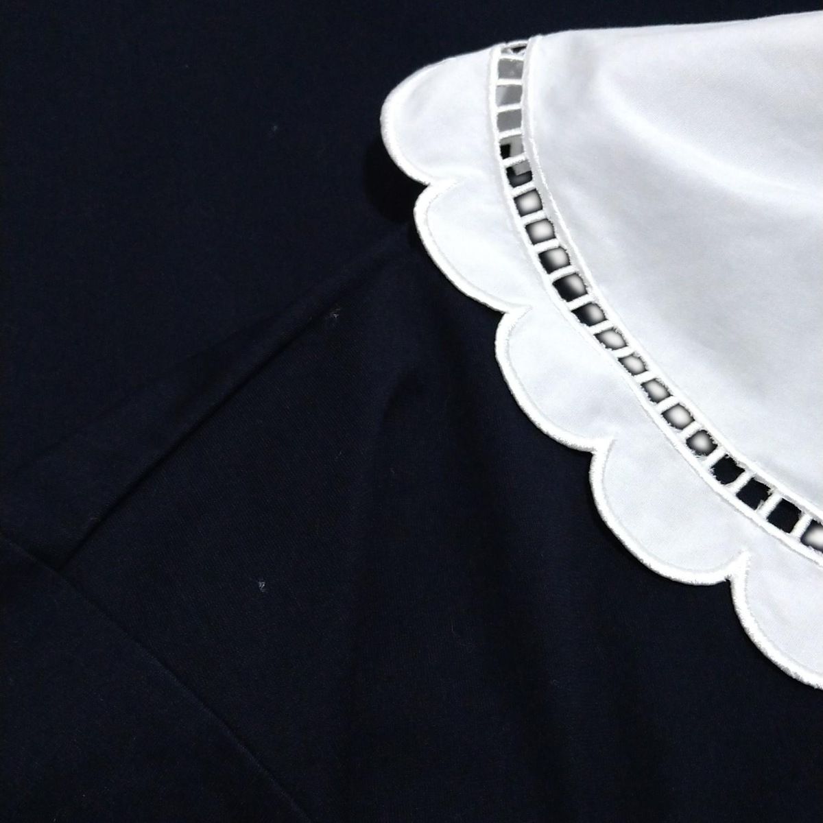 美品　yori ホワイト 襟 カットソー ドロップショルダー 美品 yori ホワイト 襟 カットソー ドロップショルダー