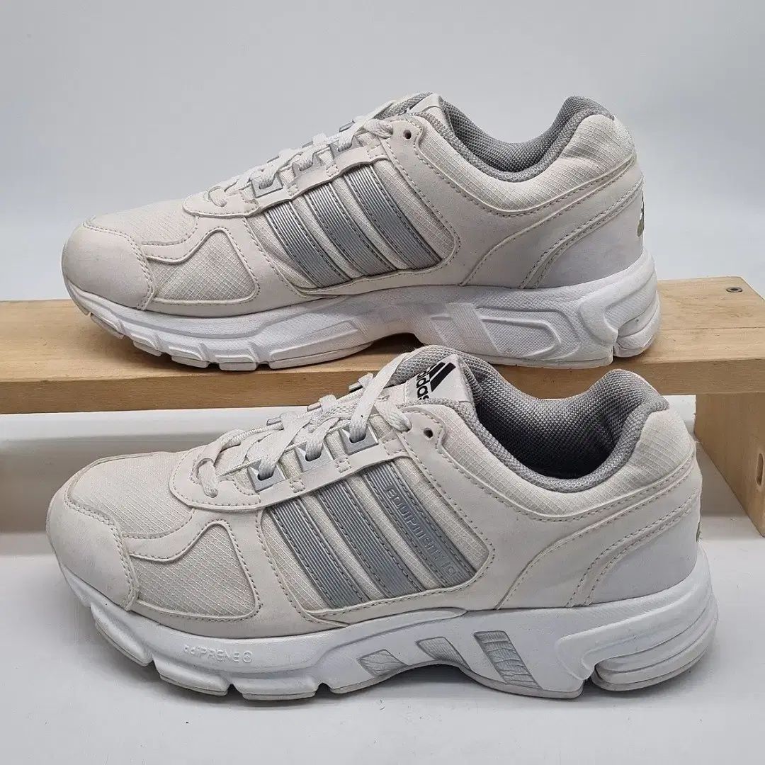 adidas(アディダス) イクイップメント 10 レディーススニーカー 230