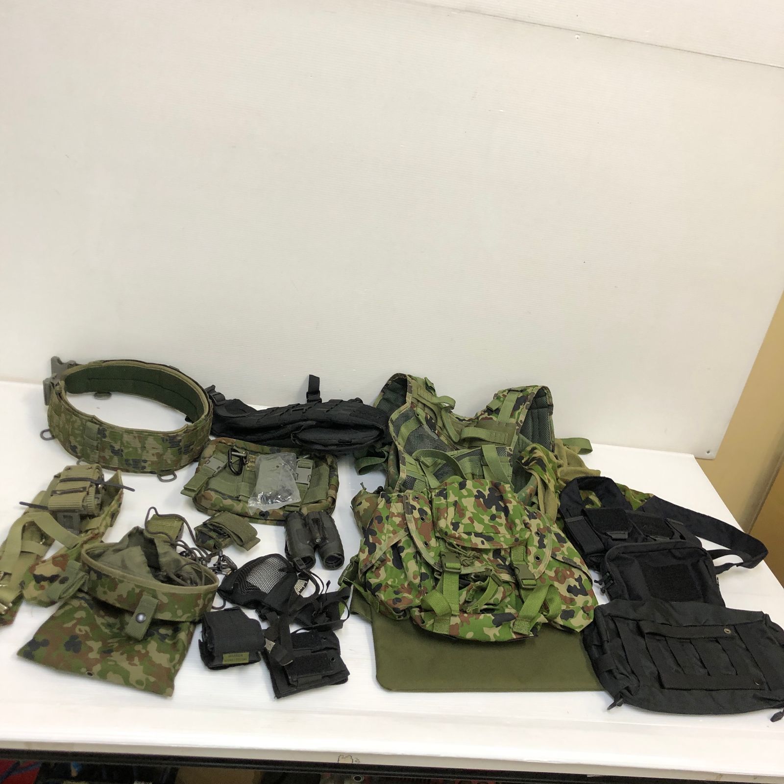 ▲自衛隊装備 サバゲー装備類 まとめ 詳細不明 商品状態未 ジャンク品 smgan091532