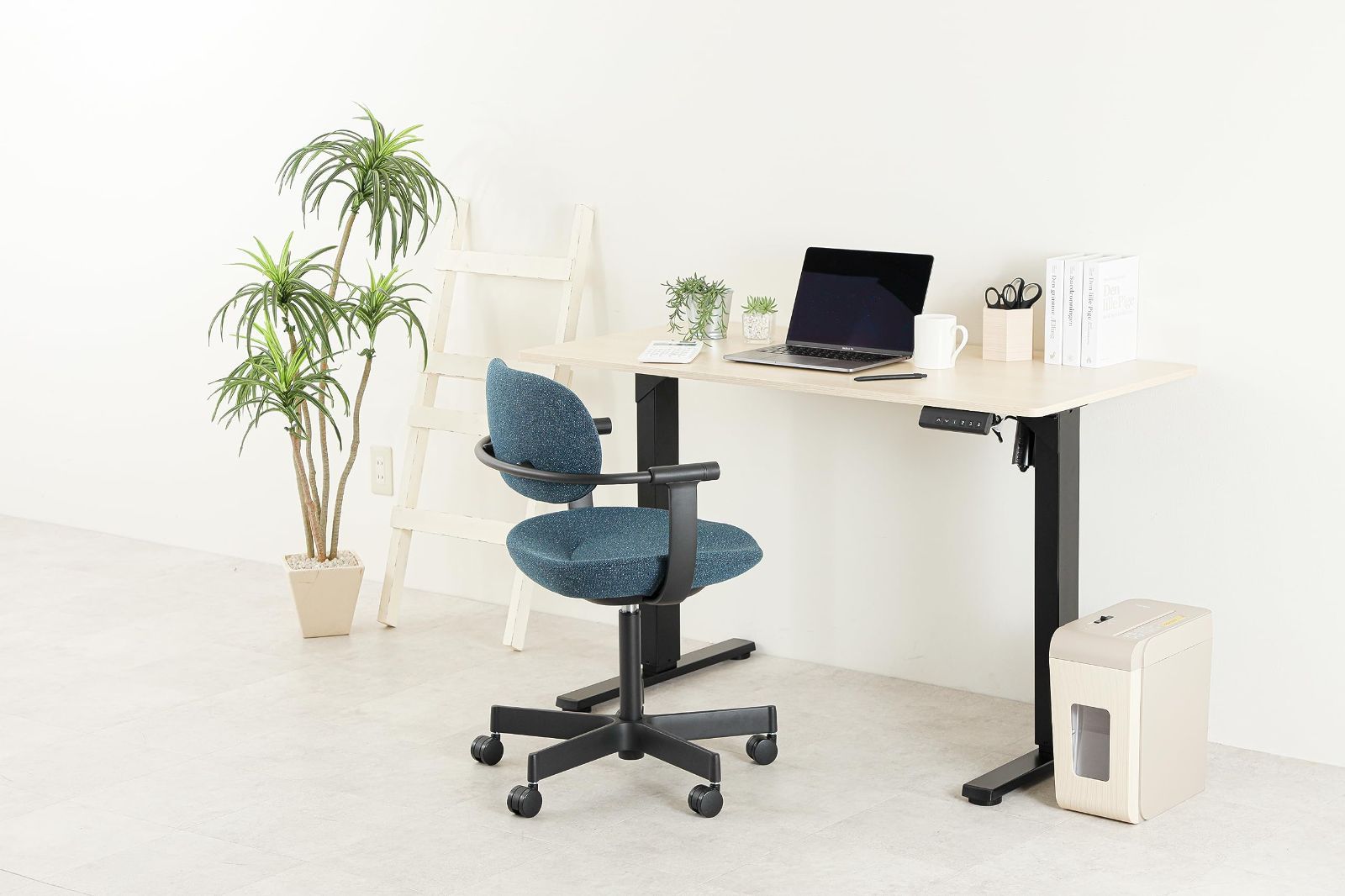 グローバル送料無料。 アスカ シュレッダー 48dB SZK02WD クロスカット 木目 最大6枚 連続10分 本日限定全品送料無料！