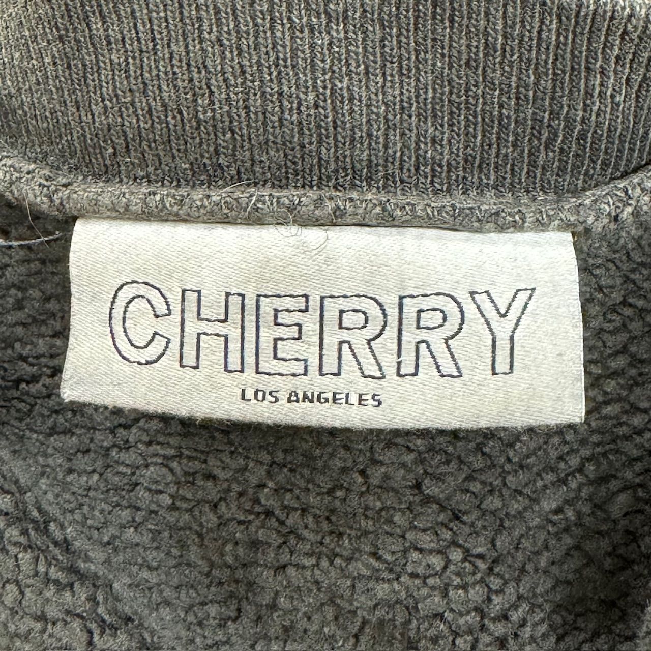 Girls Don't Cry Cherry LA ガールズドントクライ チェリー ロサンゼルス LOGO CREWNECK コラボ ロゴ  クルーネック スウェット トレーナー S　64830A