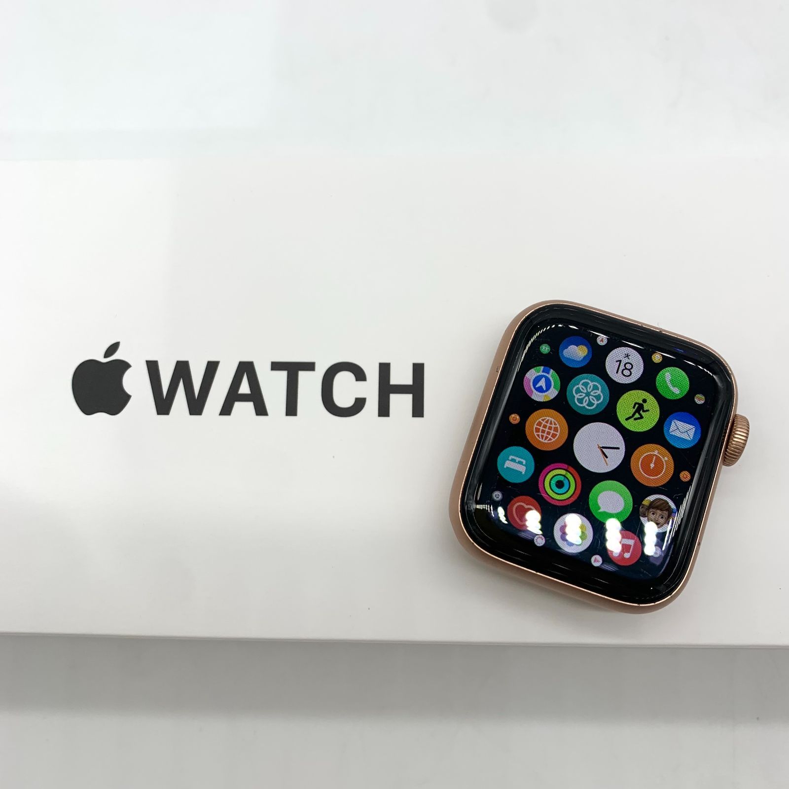 ▽AppleWatch SE GPS+Cellularモデル 40mm ゴールドアルミニウムケース