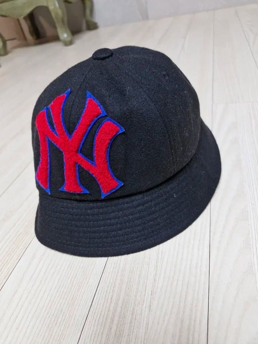 【雷市場（ポンジャン）商品韓国直送】 MLB バケットハット /ベスト/ブラック/サイズ 53 55 /冬用
