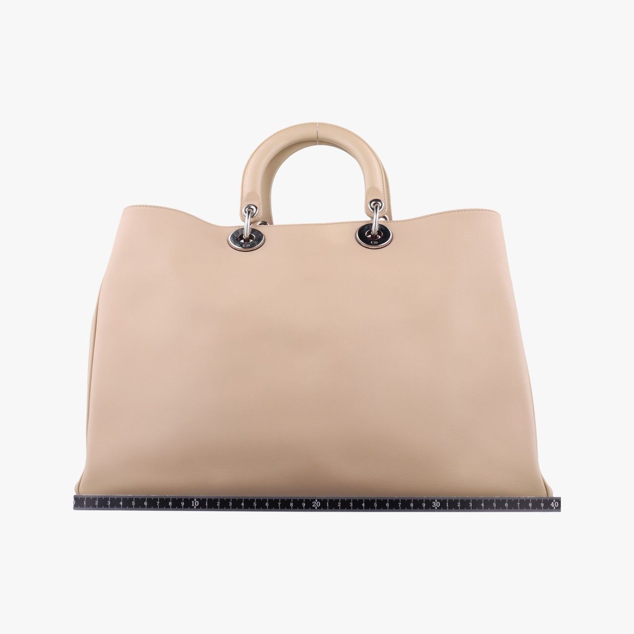 ベージュ レザー