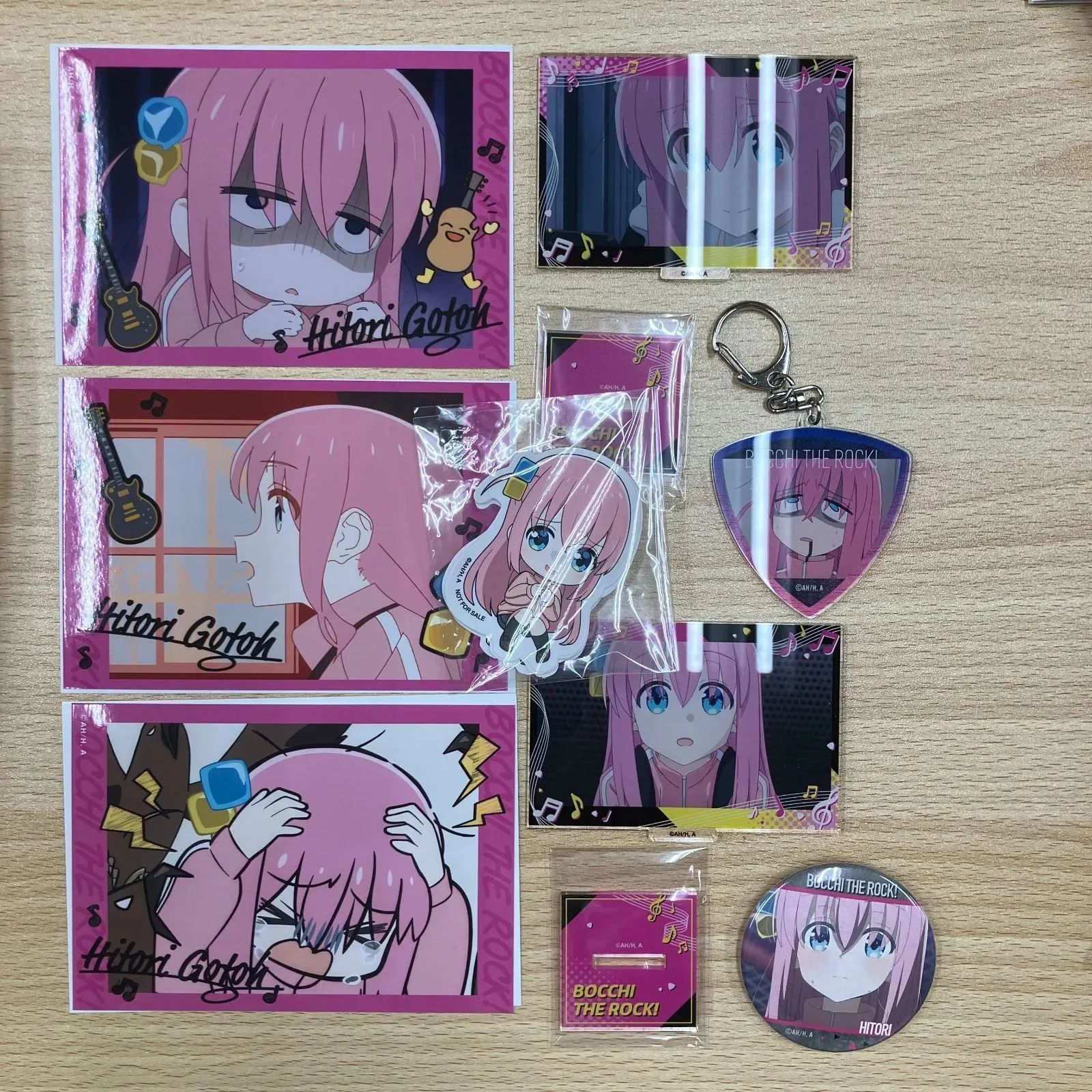 ぼっちざろっく 後藤ひとり トレーディング アクリルスタンド 2種 キーホルダー プロマイド 3種 缶バッジ おまけのシール付き 7点セット BOCCHI THE ROCK!