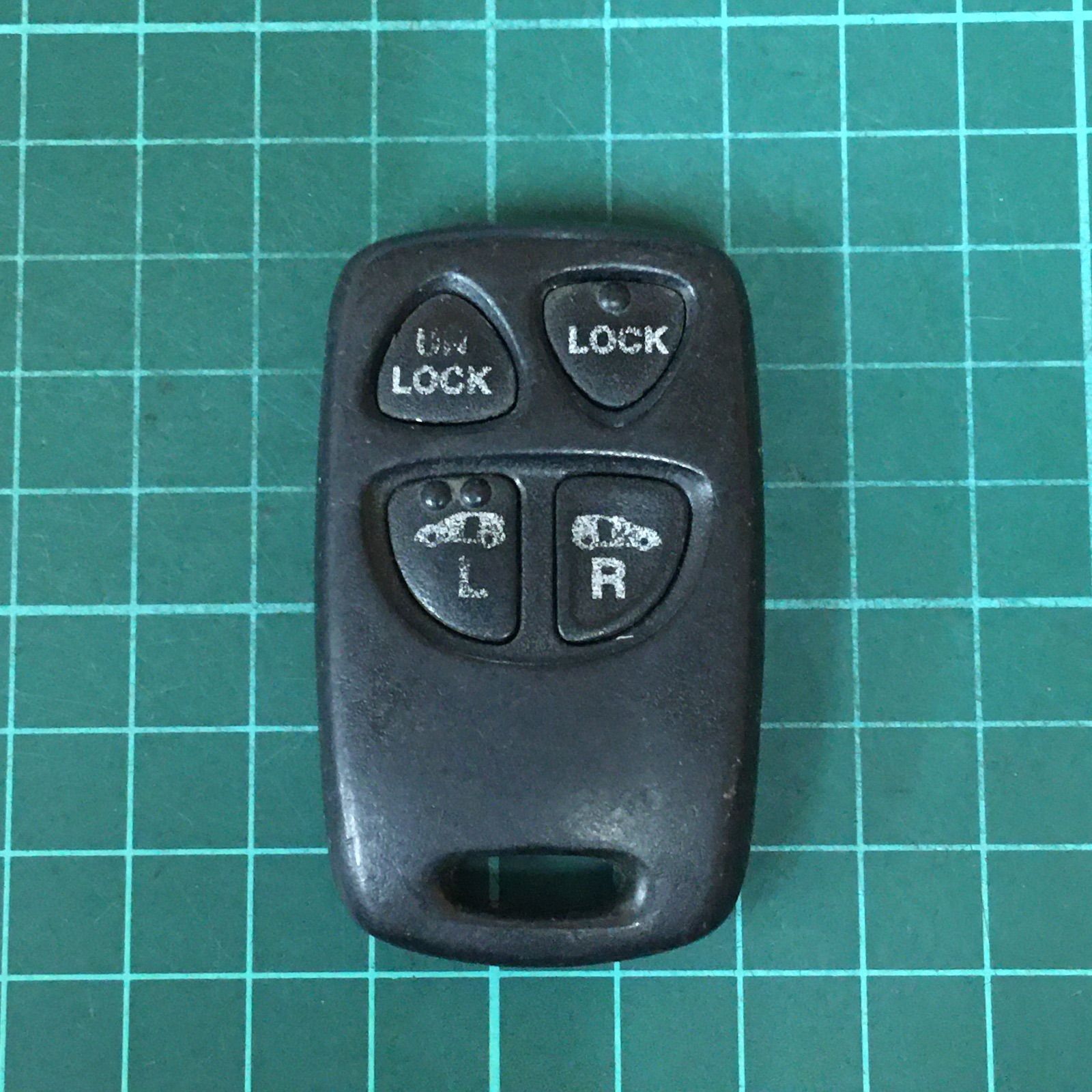 マツダ 純正 キーレス リモコン 両側電動スライドドア パワースライドドア 4ボタン MPV プレマシー LWFW LW3W LW5W  メルカリShops