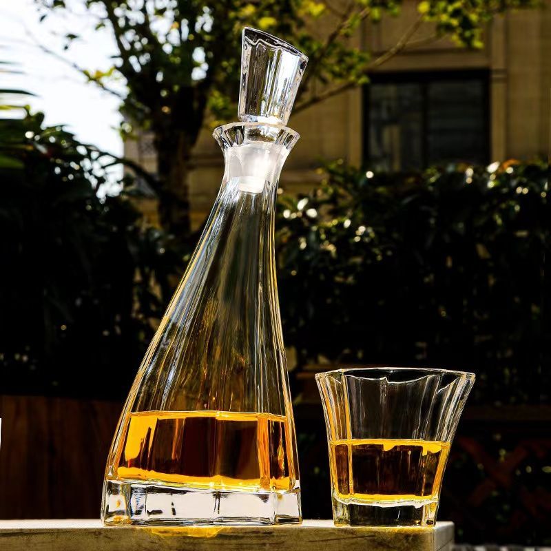 高級デキャンタ　赤と緑のガラスボトル美品　ヴィンテージ品 800ml ウイスキーデカンタ 酒デキャンタ ヴィンテージ風 ワイン