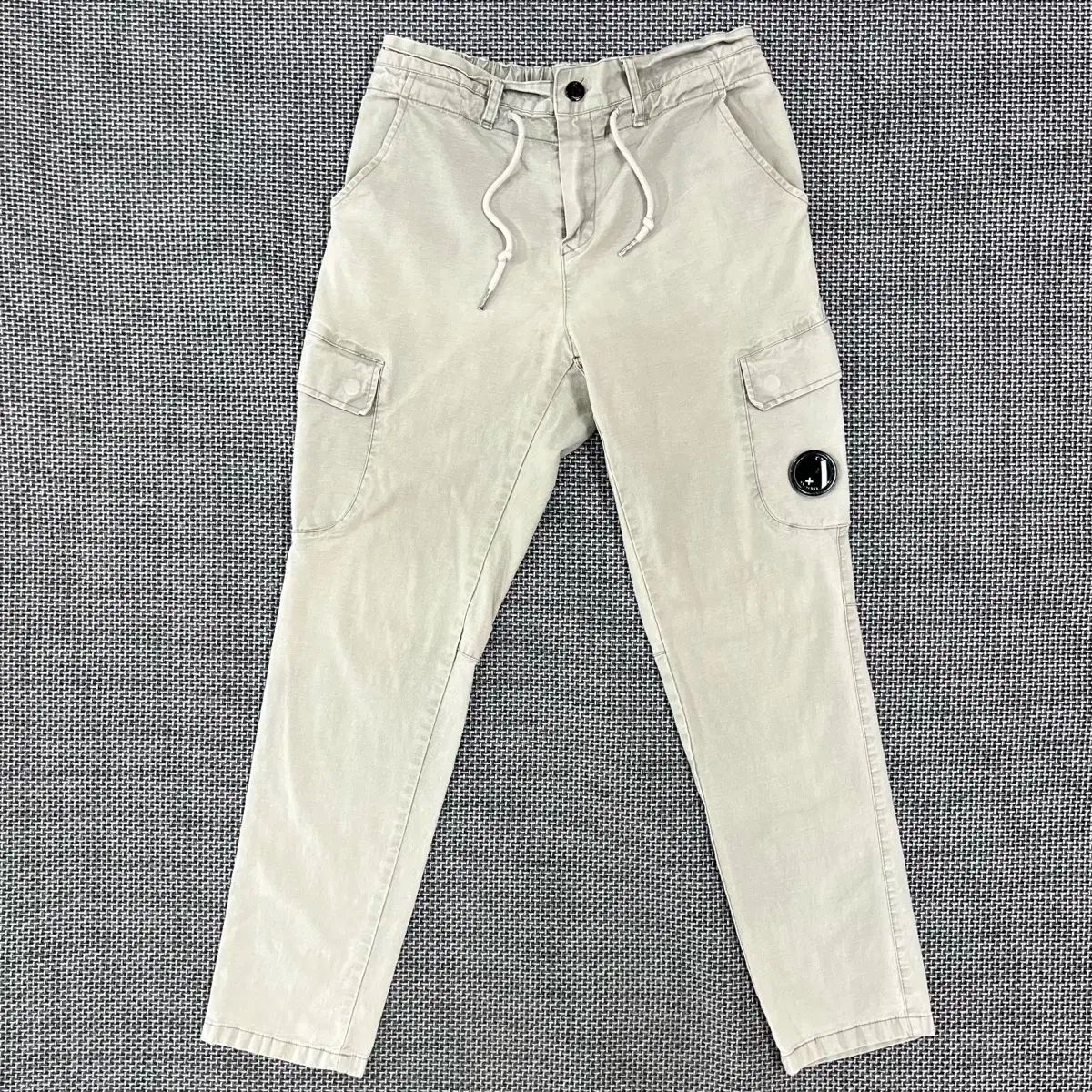 C P カンパニー カーゴ ズボン ベージュ