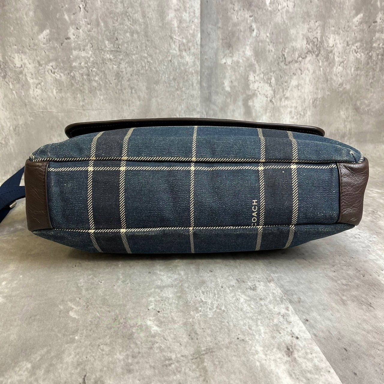 COACH ネイビー レザー ショルダーバッグ (メッセンジャーバッグ) 美品