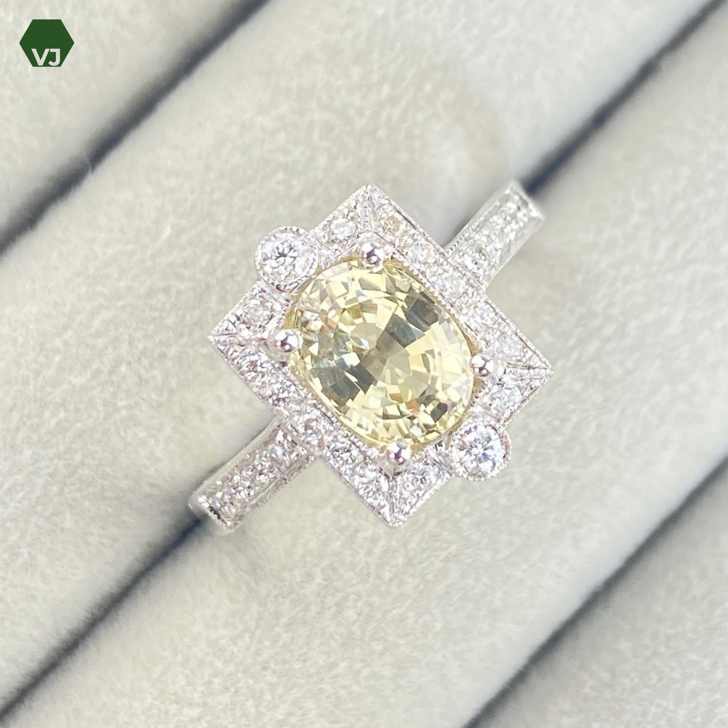 31-25 クリソベリル ダイヤモンド リング 1.65ct D0.14ct K18WG 13.8号 By vivid-J