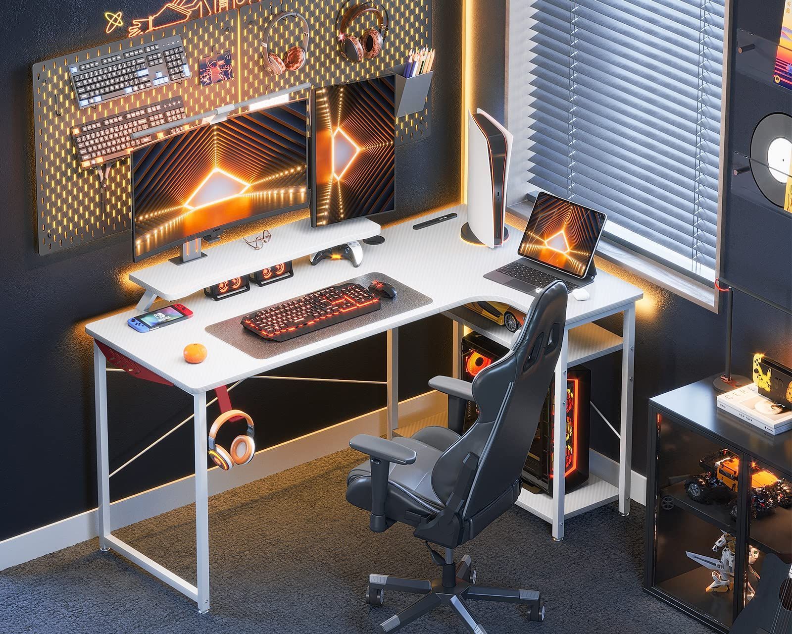 コーナーデスク