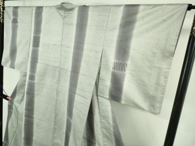 平和屋着物■極上　十日町 名門青柳謹製　櫛引織　赤城紬　草木染　間道　白鼠色地　逸品　DZAA9440kh5 平和屋着物□極上 十日町 名門青柳謹製 櫛引織 赤城紬 草木染 間道