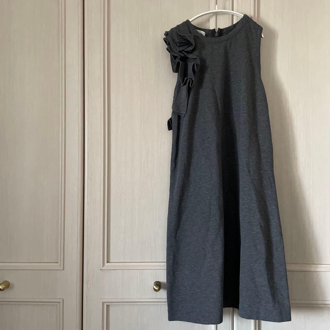 B ブルネロクチネリ BRUNELLO CUCINELLI ワンピース フリル 無地 グレー 灰色 お呼ばれ デート オフィスカジュアル 食事会 dress ドレス