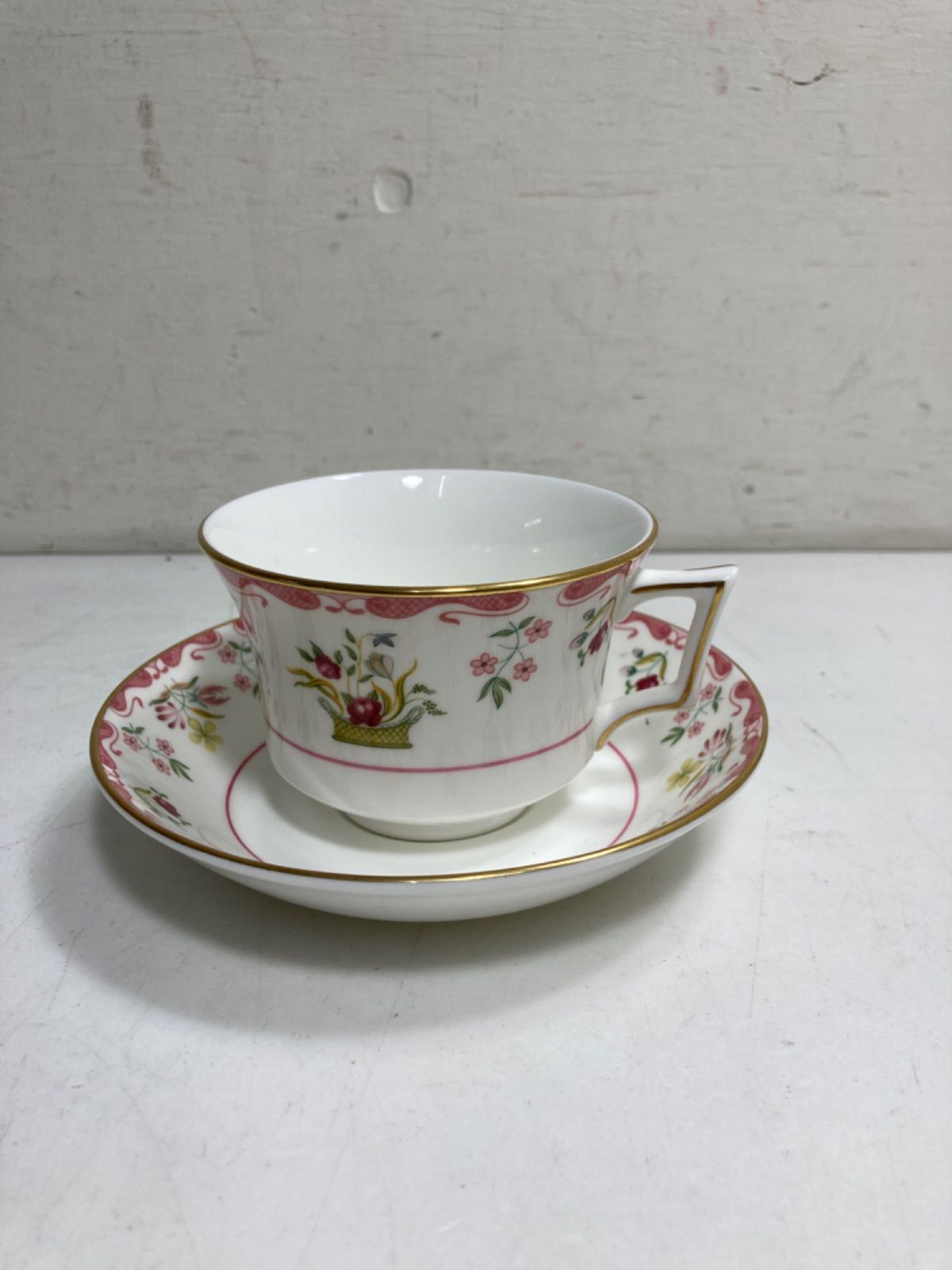 ☆お値下げ！ WEDGEWOOD ウェッジウッド 黒壺バックスタンプ カップ