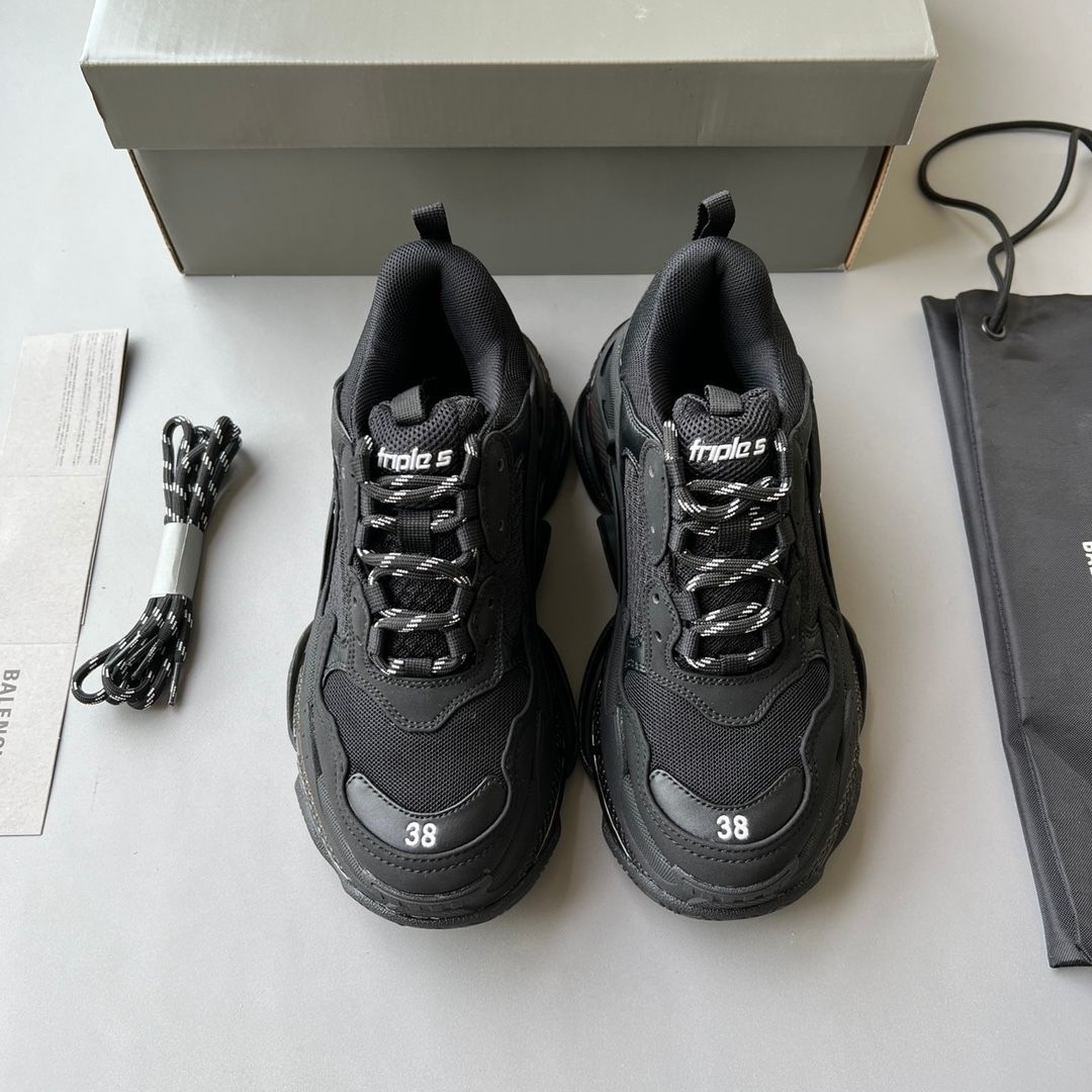 バレンシアガ   Balenciaga Triple S スニーカー　ダブルフォーム＆メッシュ 　ブラック