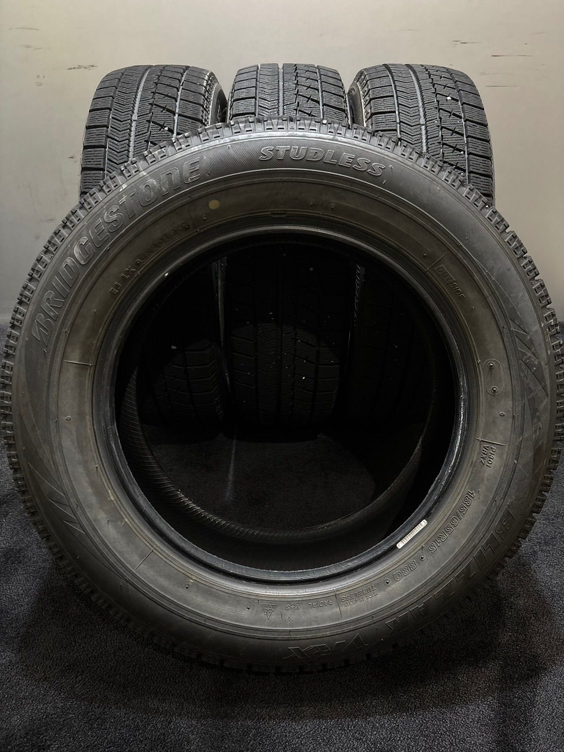 スタッドレス