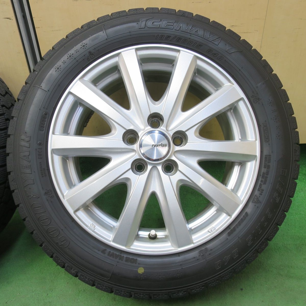 185|60R15 スタッドレス