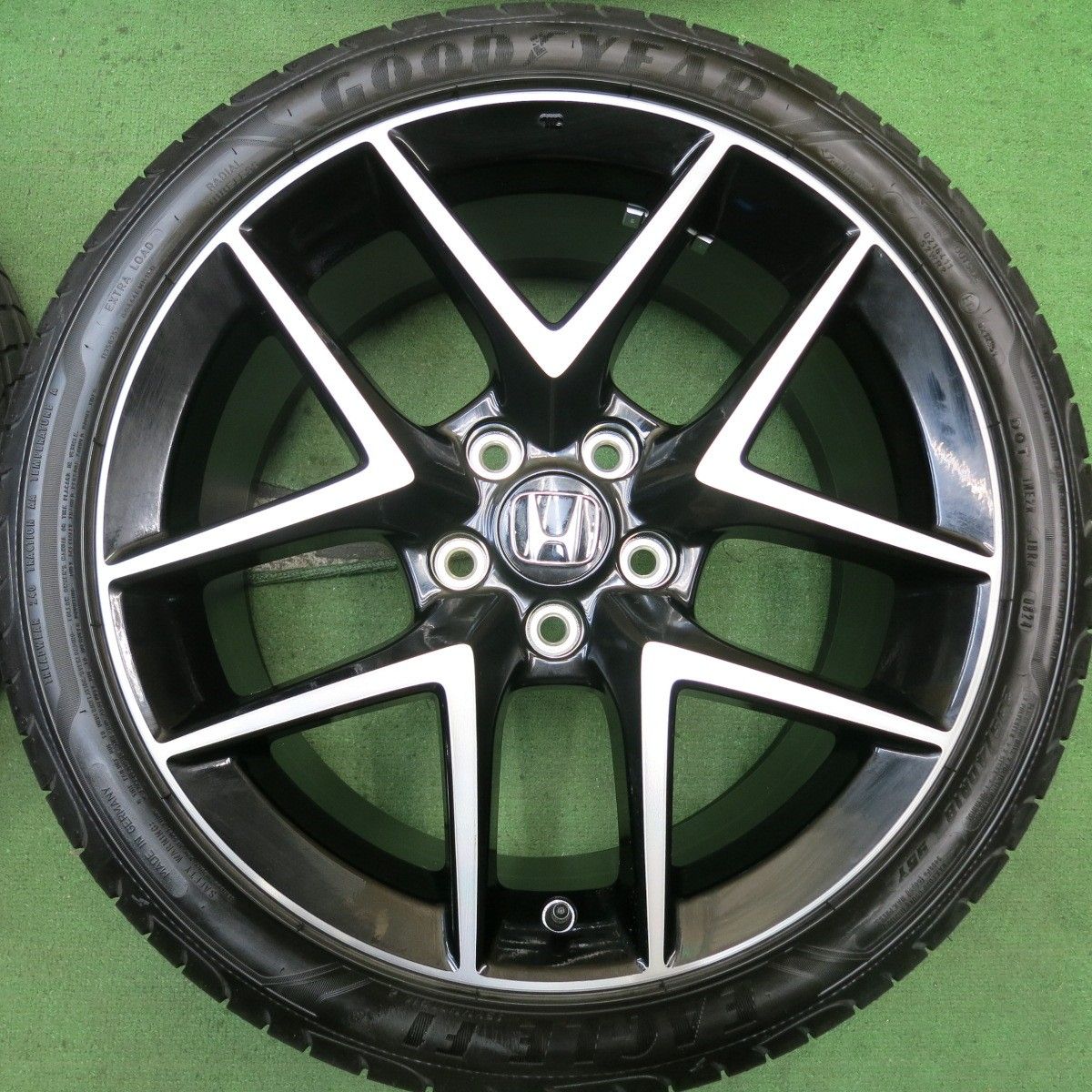 40R18 グッドイヤー