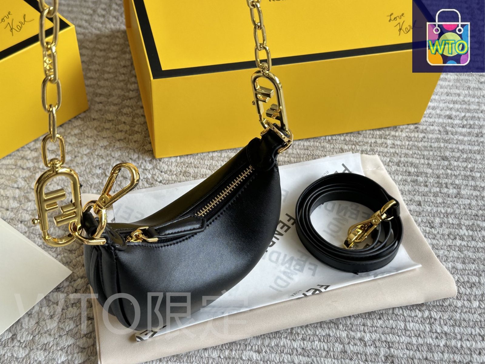 ＊FENDI＊ グラフィ レザー 小型 ハンドバッグ 関税・送料込み 今日特価】Fendi フェンディ フェンディグラフィ半月バッグ
