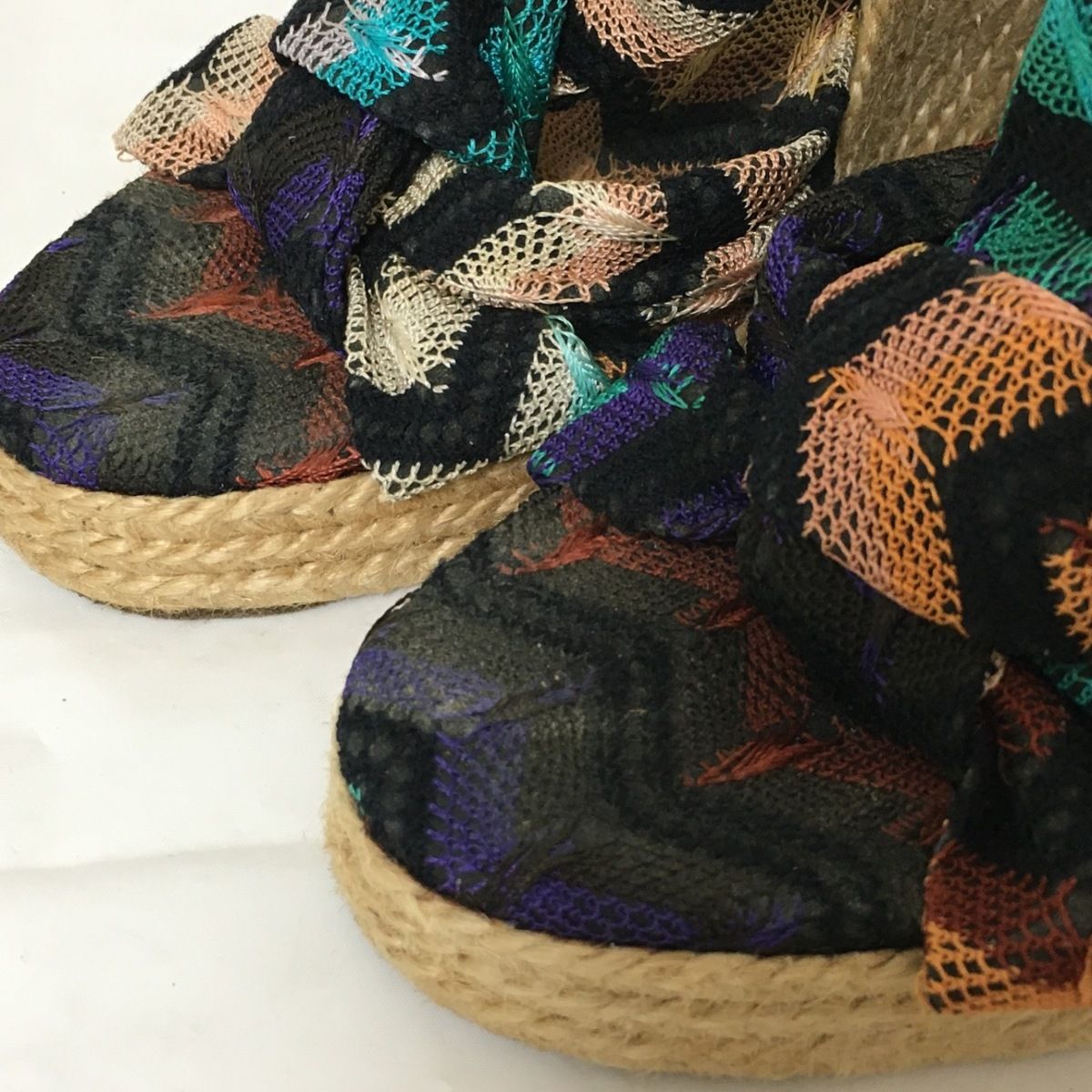 MISSONI(ミッソーニ) サンダル レディース - 黒×オレンジ×マルチ 化学 ...