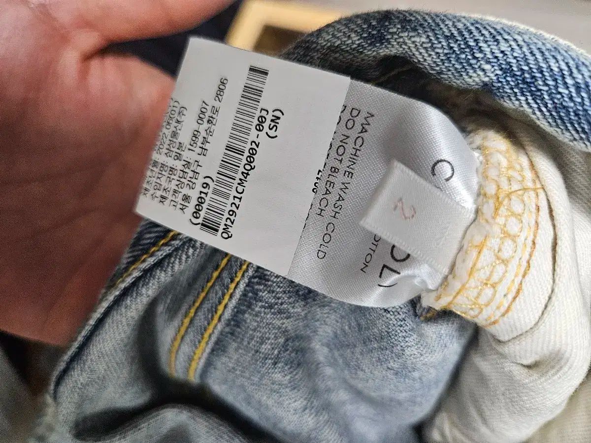 22AW