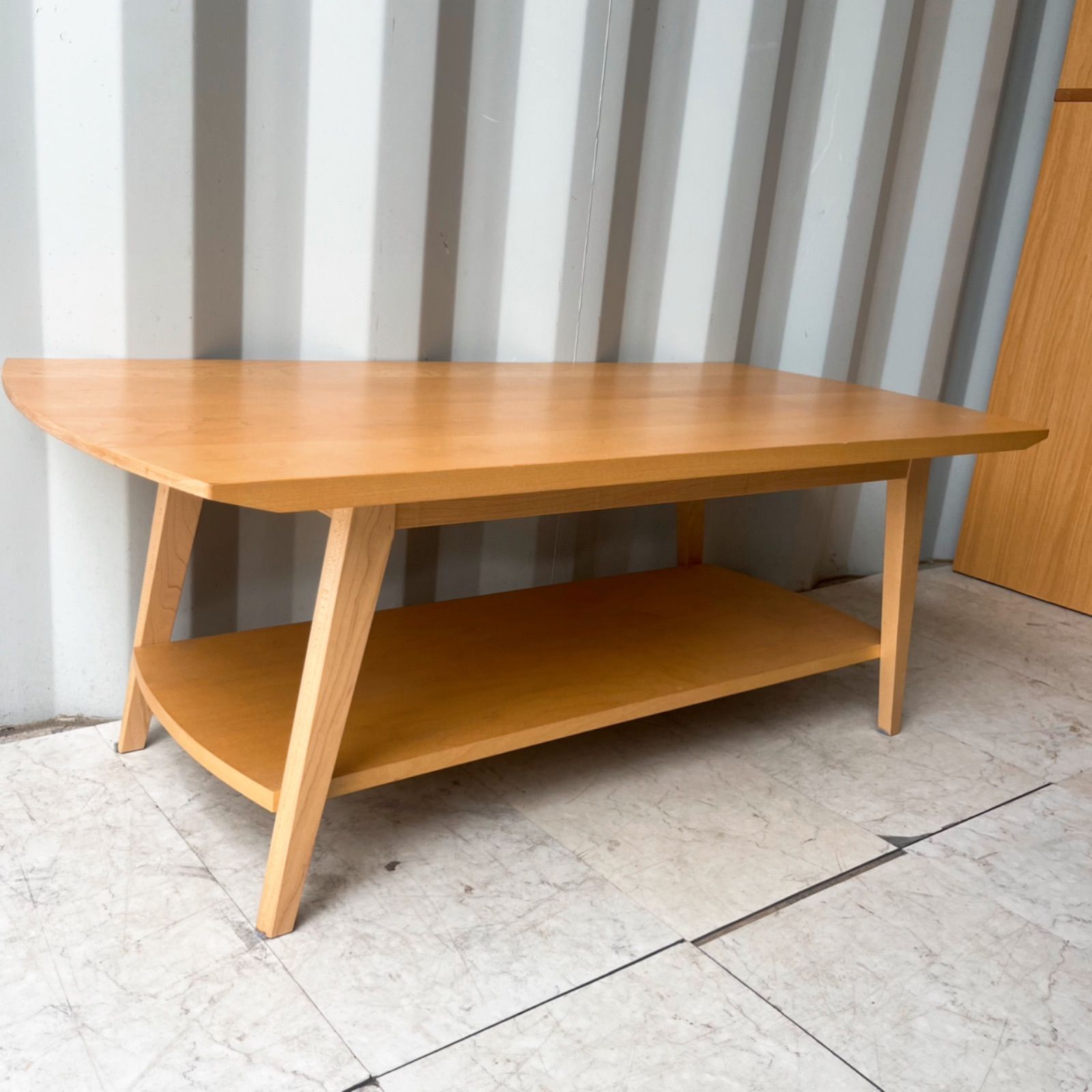 取付無料！イデー ARC アーク 北欧風天然木棚付きローテーブル✨ 取付無料！イデー ARC アーク 北欧風天然木棚付きローテーブル✨