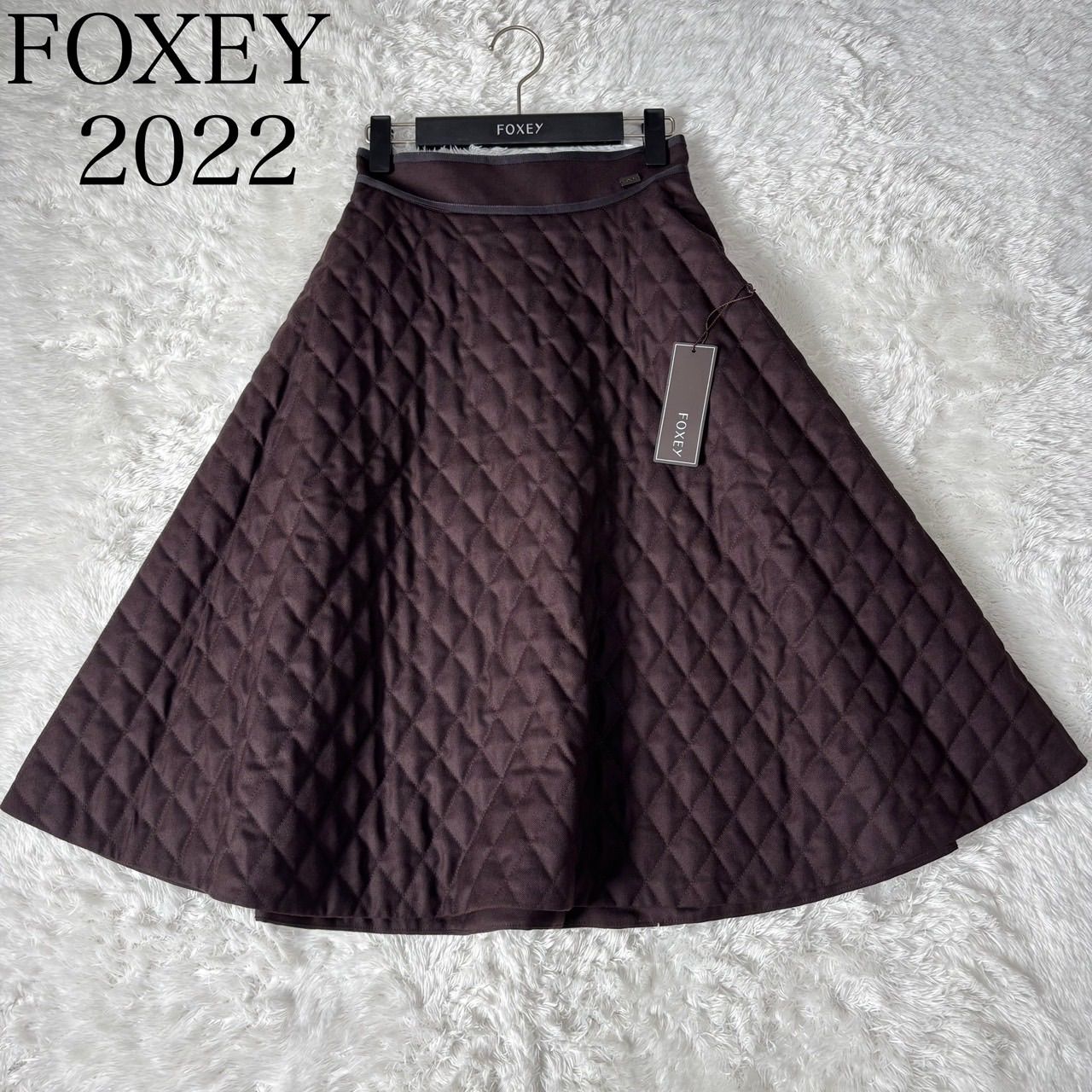 【未使用級✨】FOXEY クロスリリィ キルティング スカート 43043 FOXEY 美品 23年商品 フォクシー クロスリリー ひざ下丈