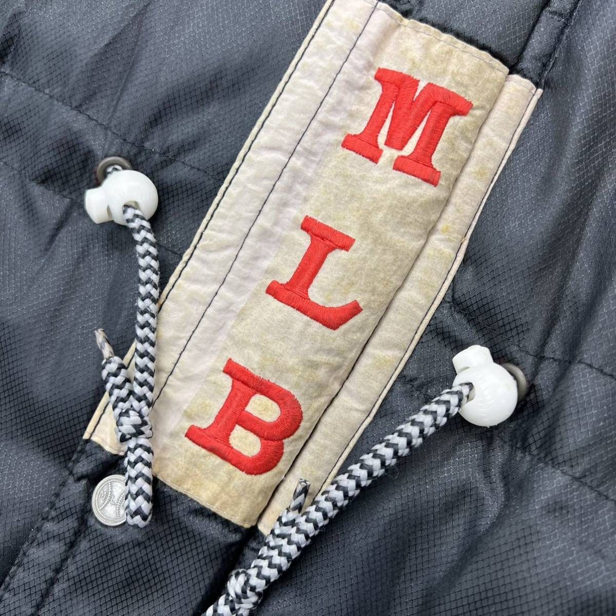 高価な MLB CHICAGO WHITESOX ビンテージ ブラック ベンチコート ジャケット L 人気 古着 メジャー 野球 シカゴ ホワイトソックス CG233 コート