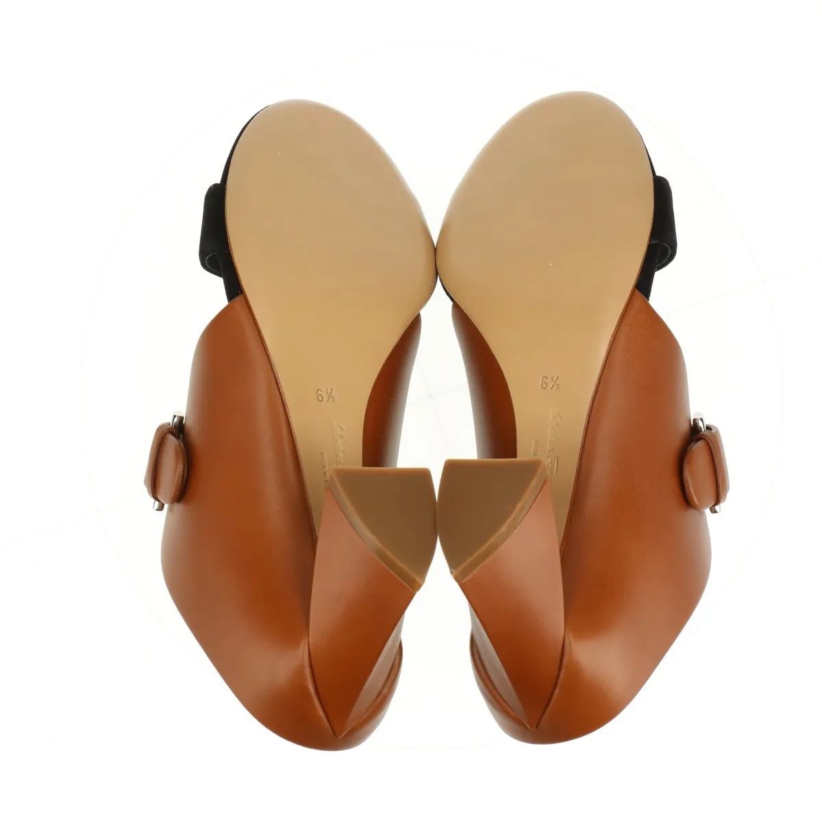 未使用 サルヴァトーレフェラガモ ガンチーニ レザー ヒール サンダル