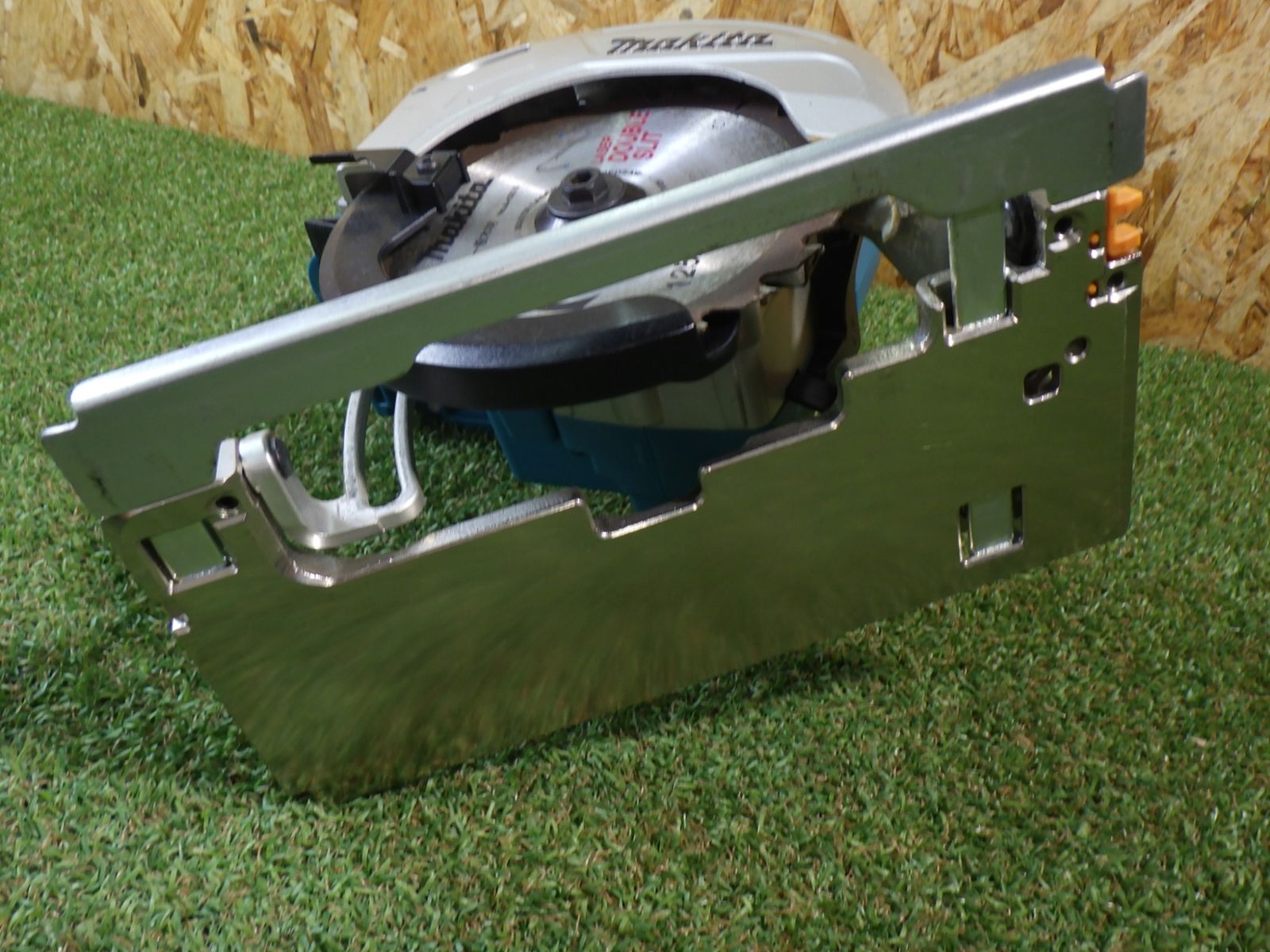 コンパクトで軽量 マキタ 充電式マルノコ HS470D 品 HRDEVELOPMENT_JP