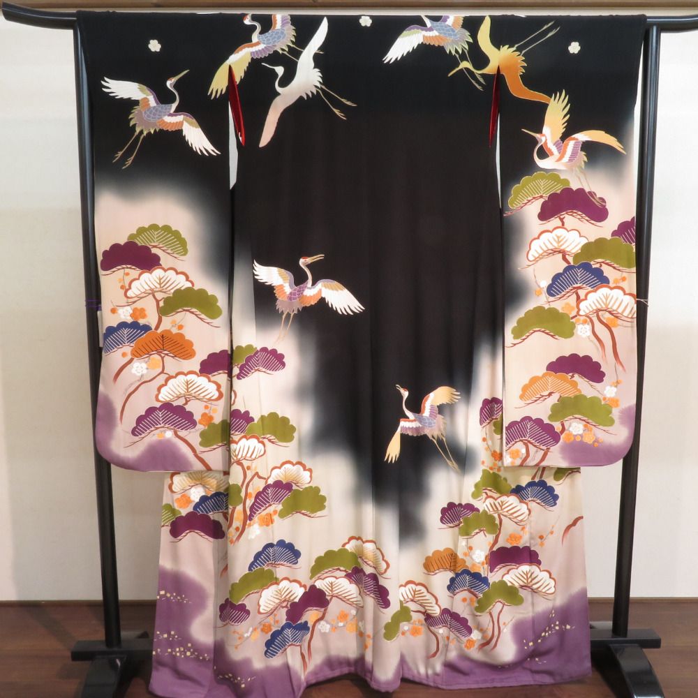 振袖 アンティーク 三枚襲 黒・赤・白 三枚セット 松竹梅 刺繍 振袖 アンティーク 三枚襲 黒・赤・白 三枚セット 松竹梅 刺繍
